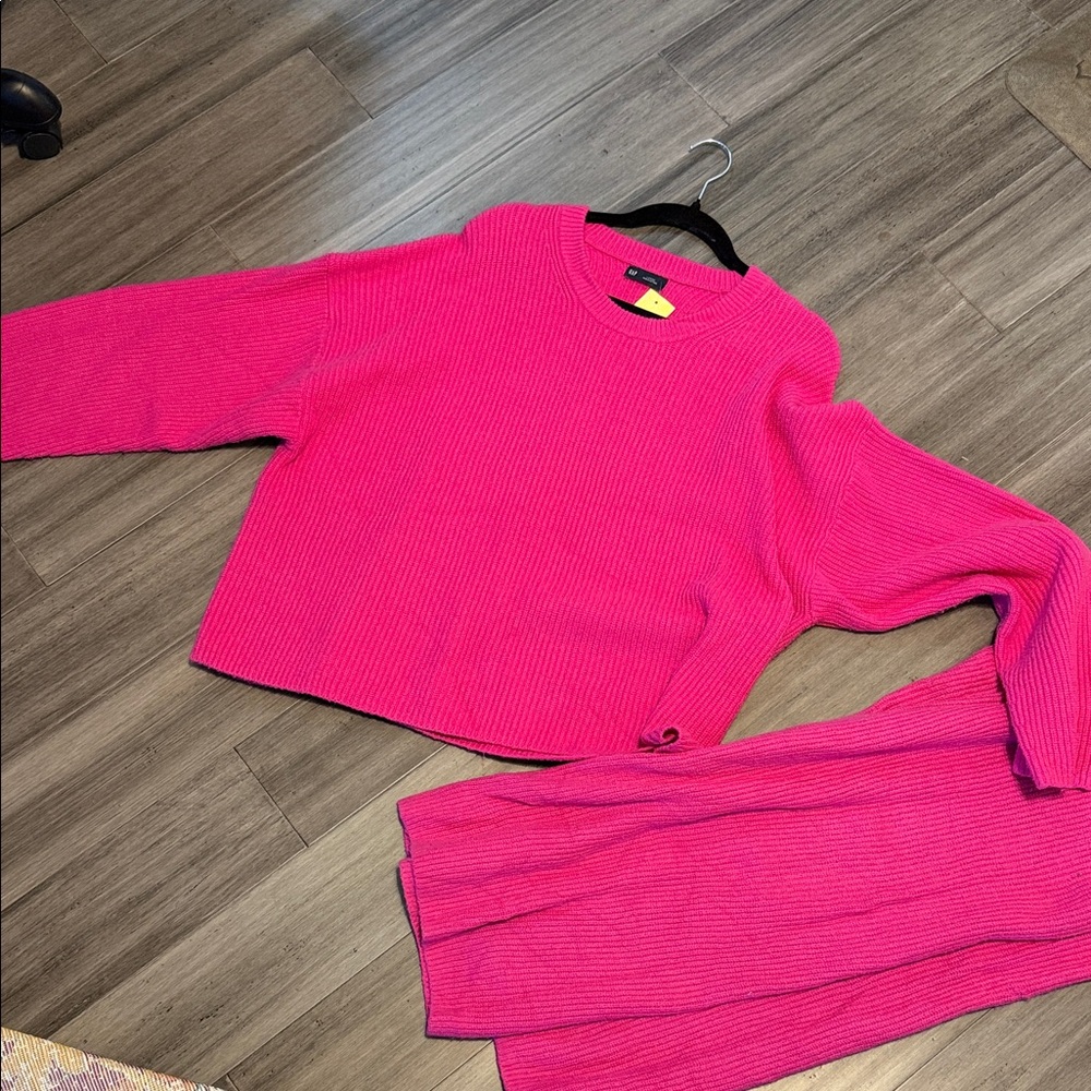 GAP Women's Pink Set